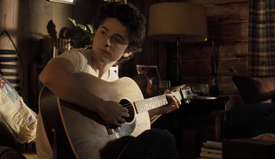Тимоти Шаламе появился в образе Боба Дилана в трейлере байопика о музыканте