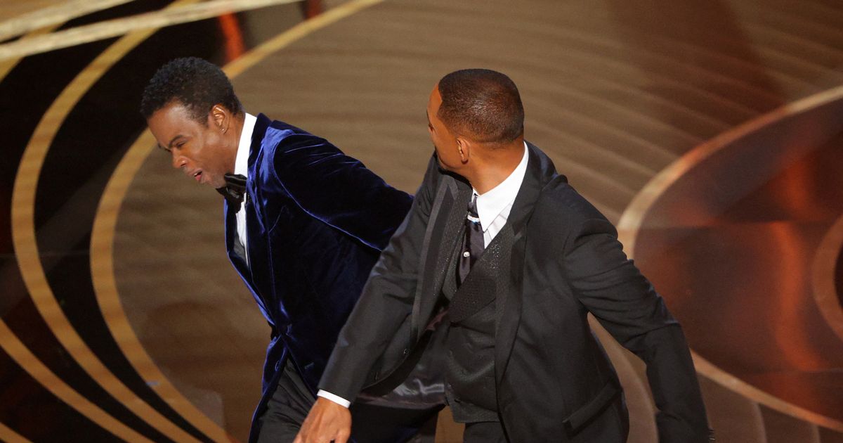 Актёр Уилл Смит ударил комика Криса Рока в прямом эфире во время церемонии вручения премии «Оскар». Изображение: REUTERS