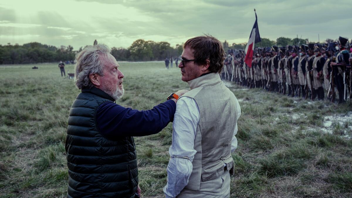 Ридли Скотт и Хоакин Феникс на съёмках&nbsp;«Наполеона»